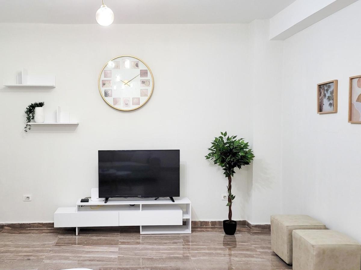 One-Bedroom Gem By The Square Tirana Bagian luar foto
