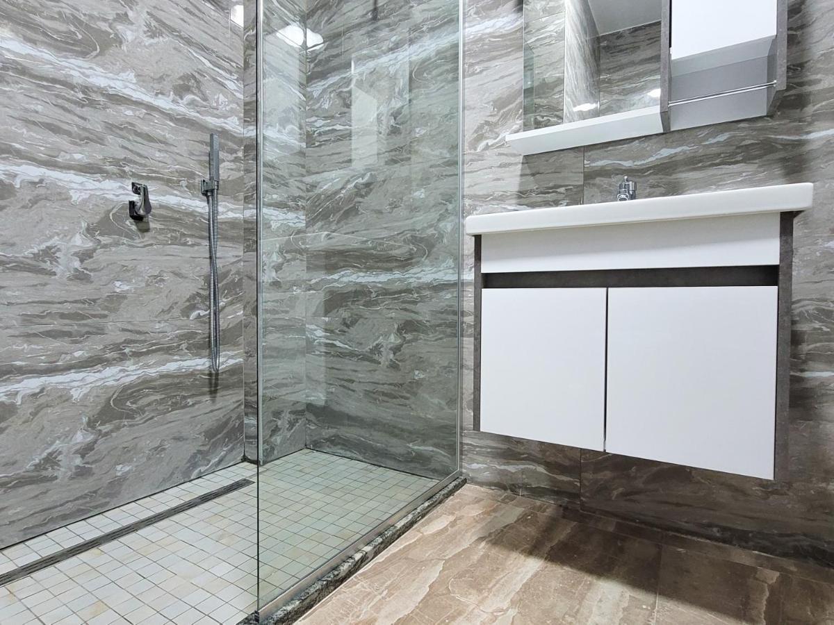 One-Bedroom Gem By The Square Tirana Bagian luar foto