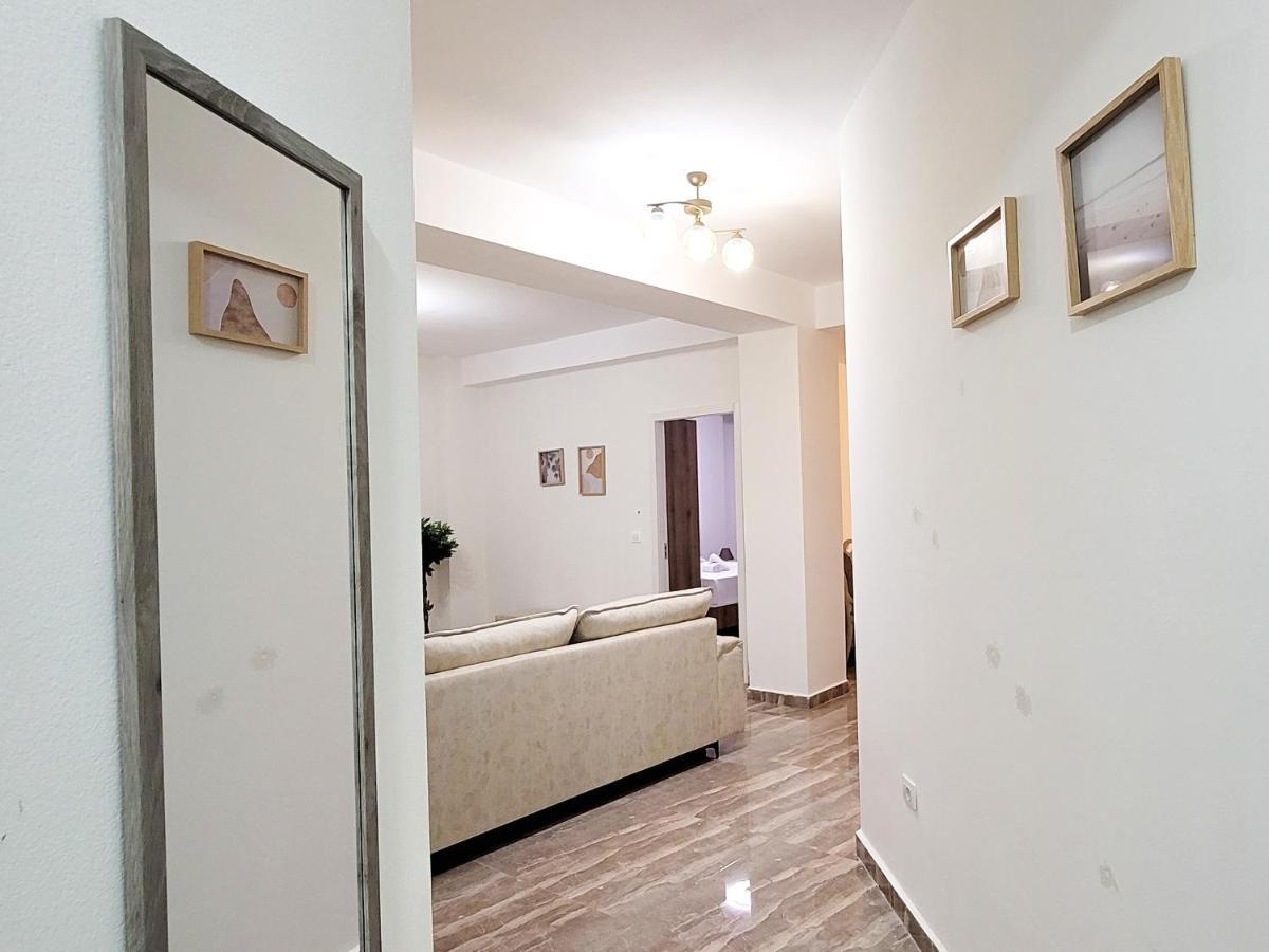 One-Bedroom Gem By The Square Tirana Bagian luar foto